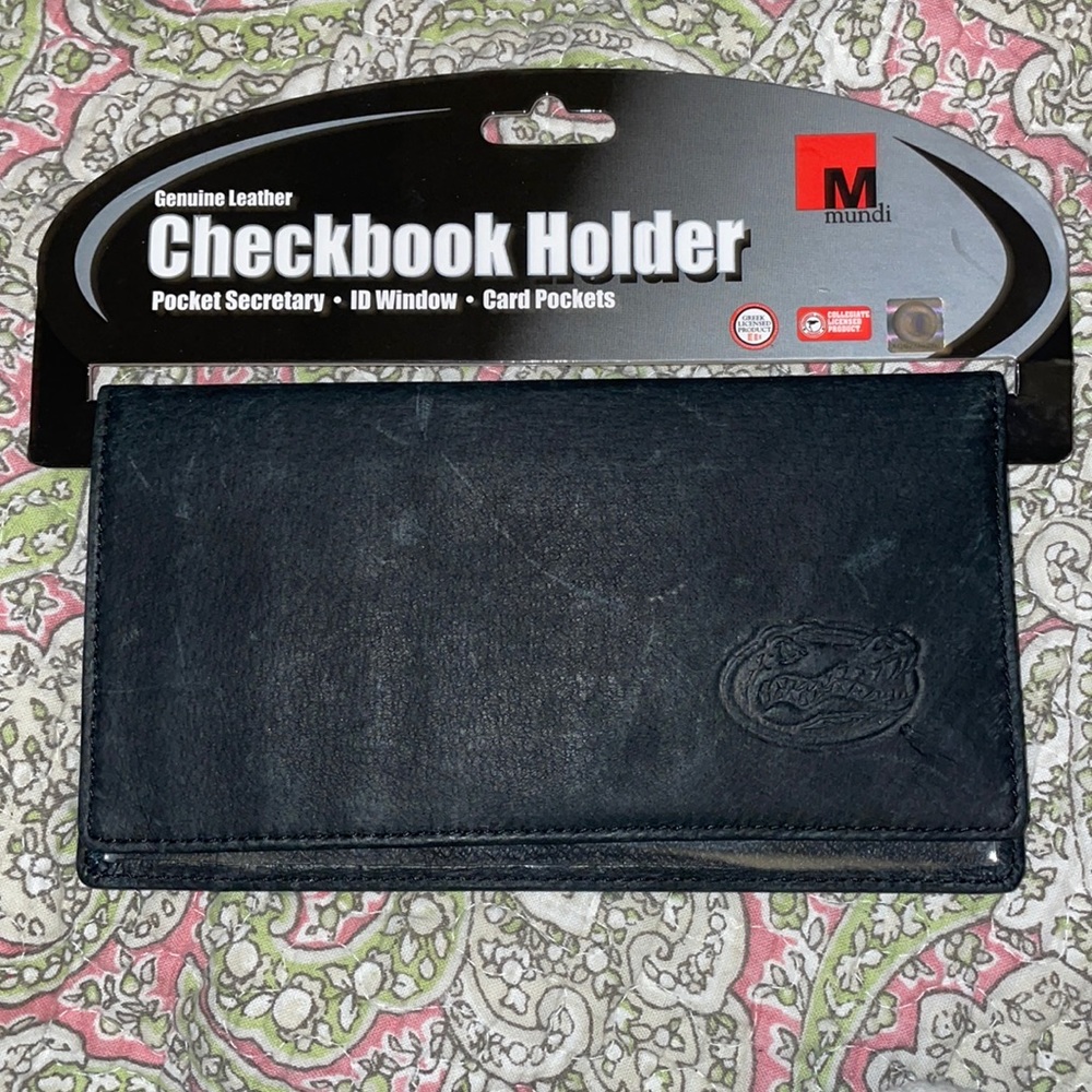 BNWT Mundi leather checkbook with Fl Gators 🐊